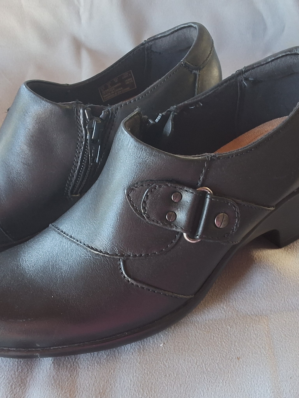Women's Black Leather Genette Harper Clarks Sz 6- NEW